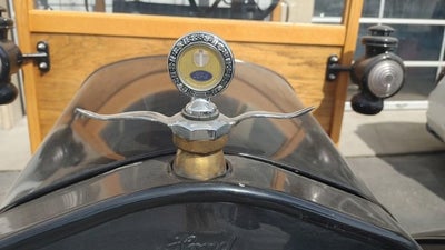 25 Ford MODEL T HUKSTER Base