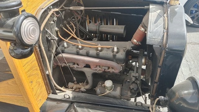25 Ford MODEL T HUKSTER Base