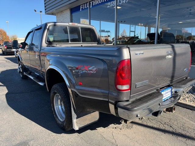 2006 Ford Super Duty F-350 DRW Lariat