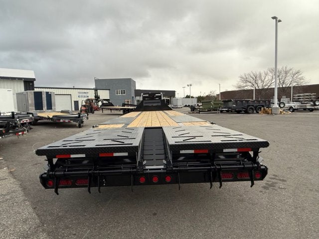 26 IRON BULLO GOOSE EQ HAULER Base