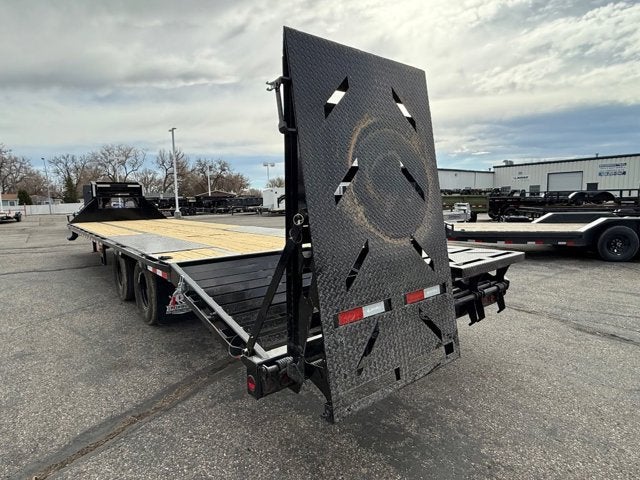 26 IRON BULL GOOSE EQ HAULER Base