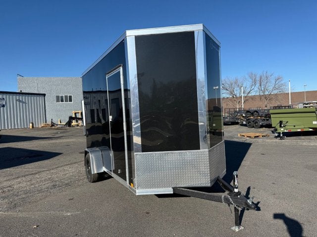 26 CROSS ENCLOSED CARGO Base