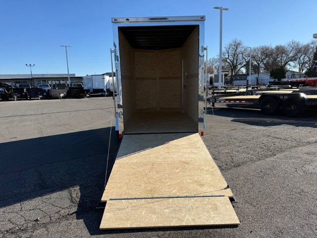 26 CROSS ENCLOSED CARGO Base