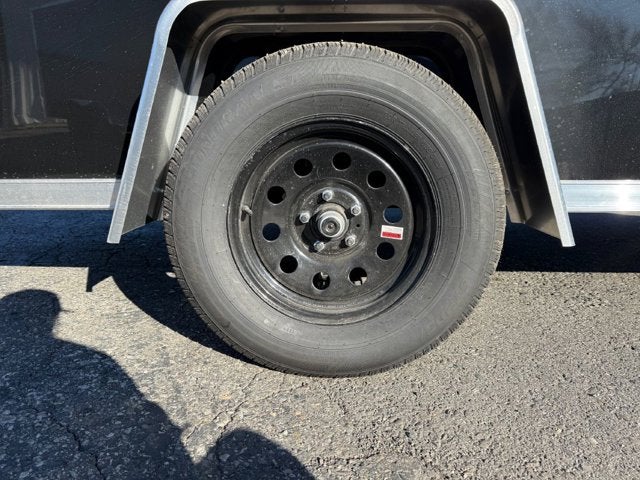 26 CROSS ENCLOSED CARGO Base