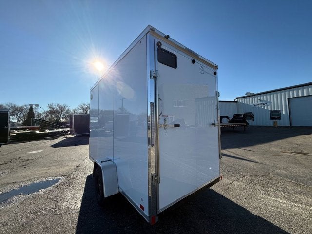 26 CROSS ENCLOSED CARGO Base