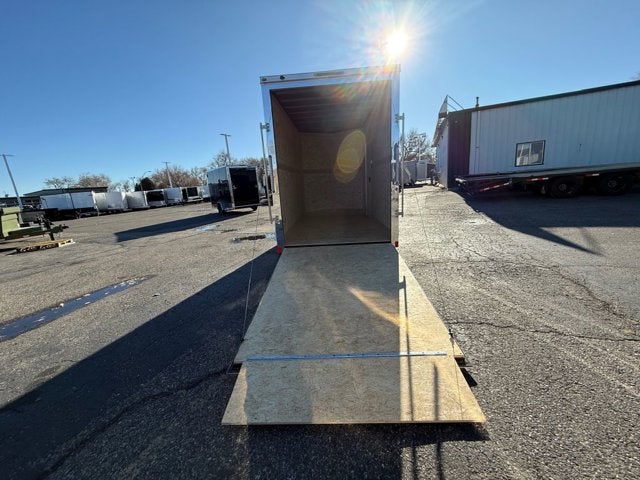 26 CROSS ENCLOSED CARGO Base