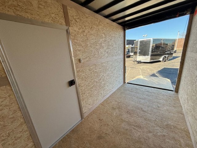 26 CROSS ENCLOSED CARGO Base