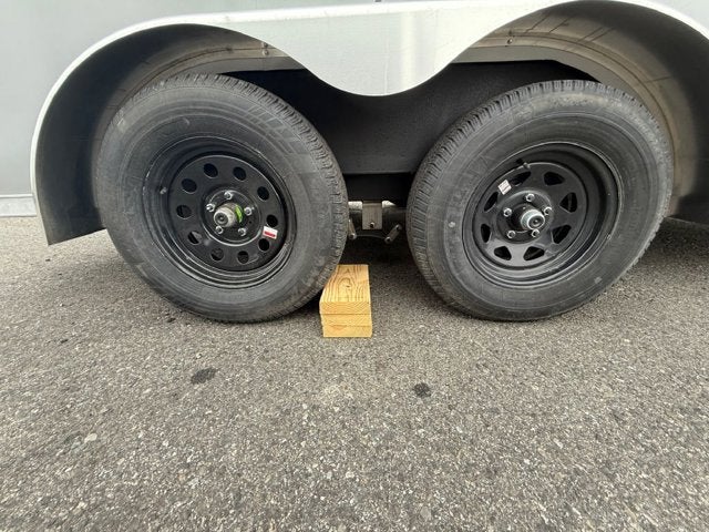 26 CROSS ENCLOSED CARGO Base