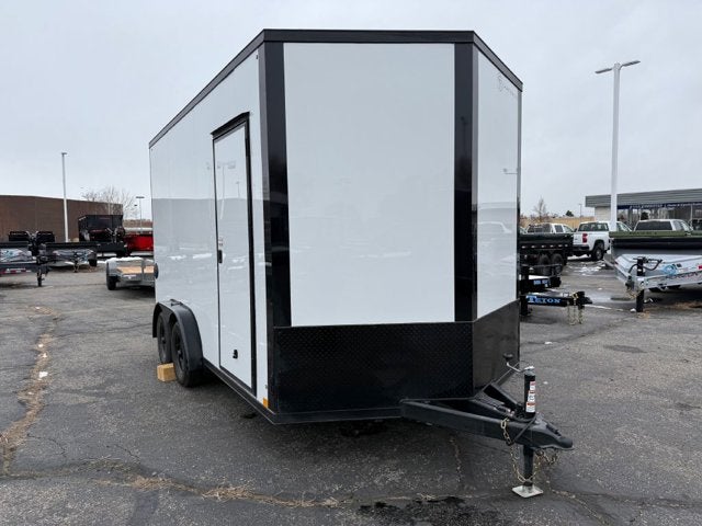 26 CROSS ENCLOSED CARGO Base