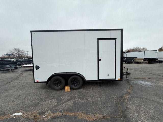 26 CROSS ENCLOSED CARGO Base