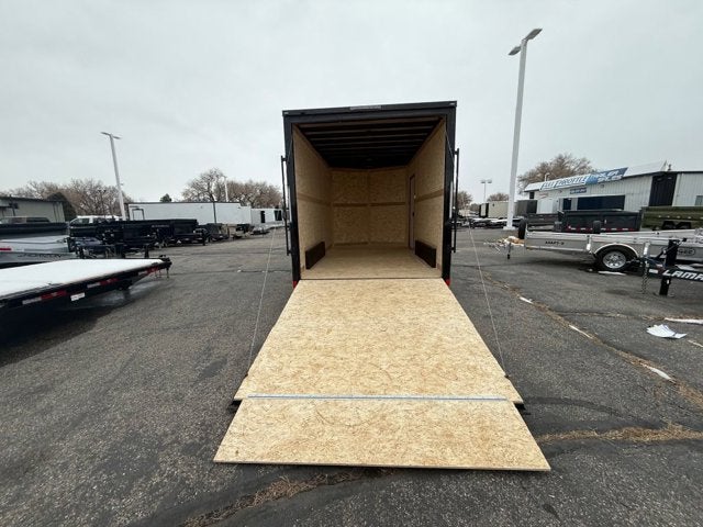 26 CROSS ENCLOSED CARGO Base