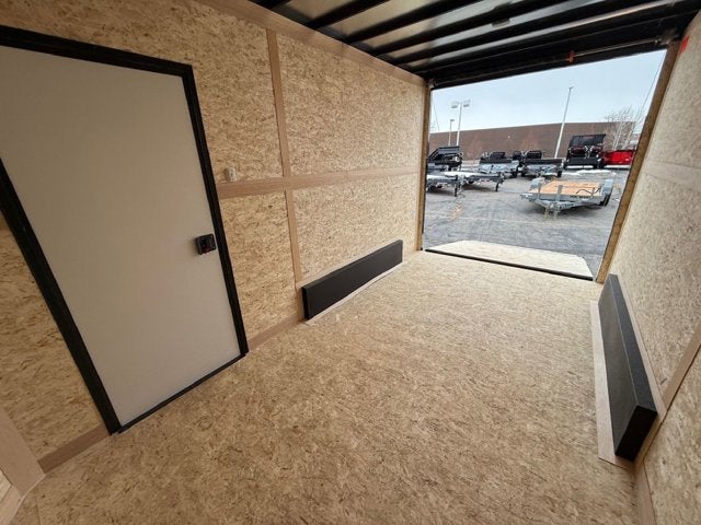 26 CROSS ENCLOSED CARGO Base