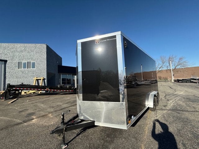 26 CROSS ENCLOSED CARGO Base