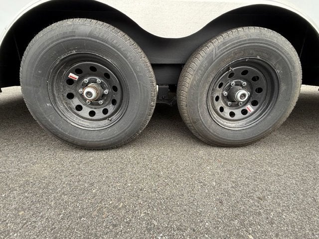 26 CROSS ENCLOSED CARGO Base