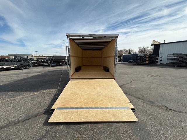 26 CROSS ENCLOSED CARGO Base