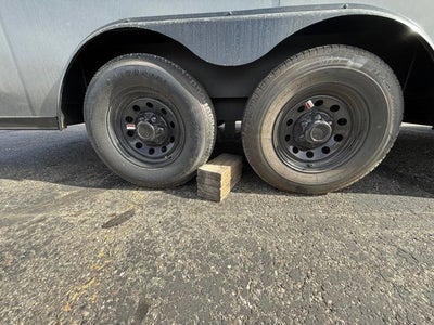 26 CROSS ENCLOSED CARGO Base