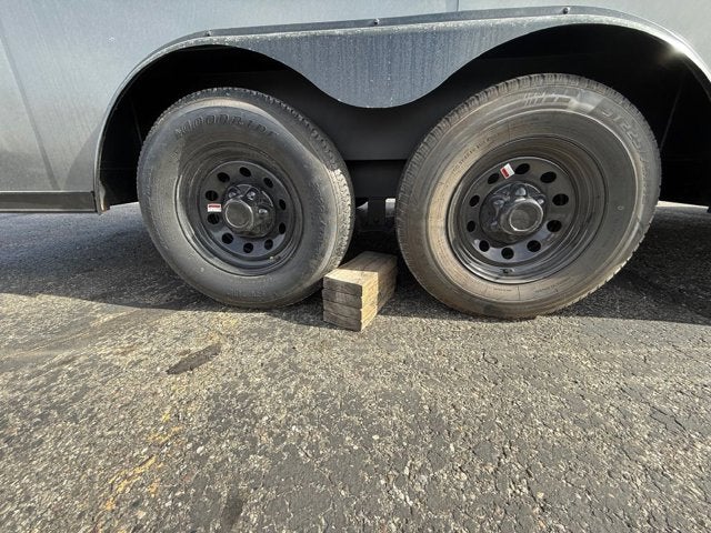 26 CROSS ENCLOSED CARGO Base