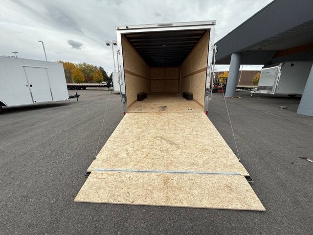 26 CROSS ENCLOSED CARGO Base