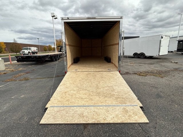 26 CROSS ENCLOSED CARGO Base