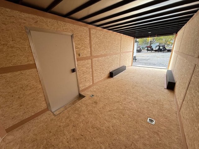 26 CROSS ENCLOSED CARGO Base