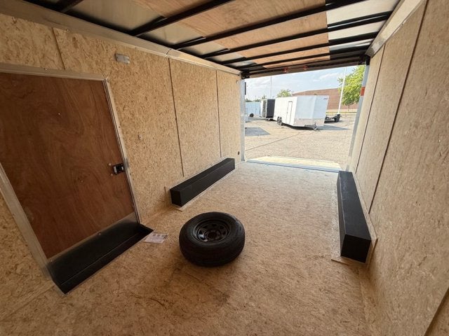 27 PACE CAR HAULER Base