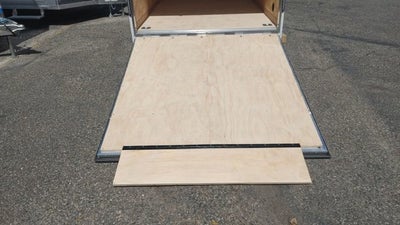 2022 UNITED TRAILERS ENCLOSED CARGO Base