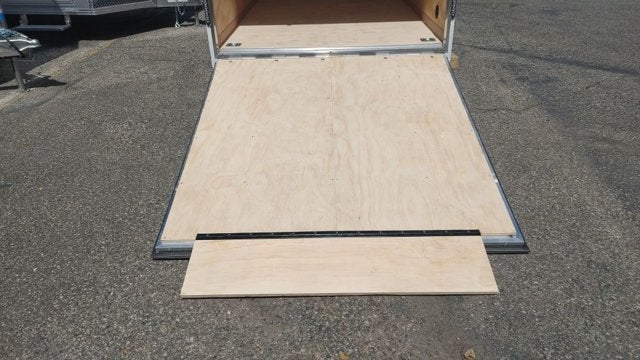 2022 UNITED TRAILERS ENCLOSED CARGO Base