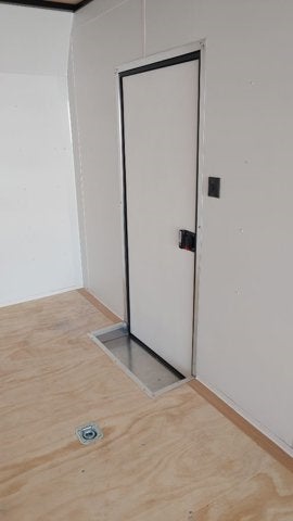 2022 UNITED TRAILERS ENCLOSED CAR HA Base